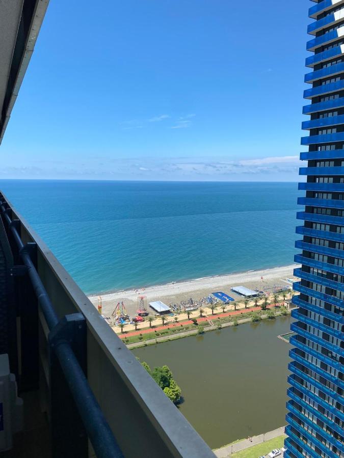 Orbicity Apartments By The Sea Batumi Bagian luar foto