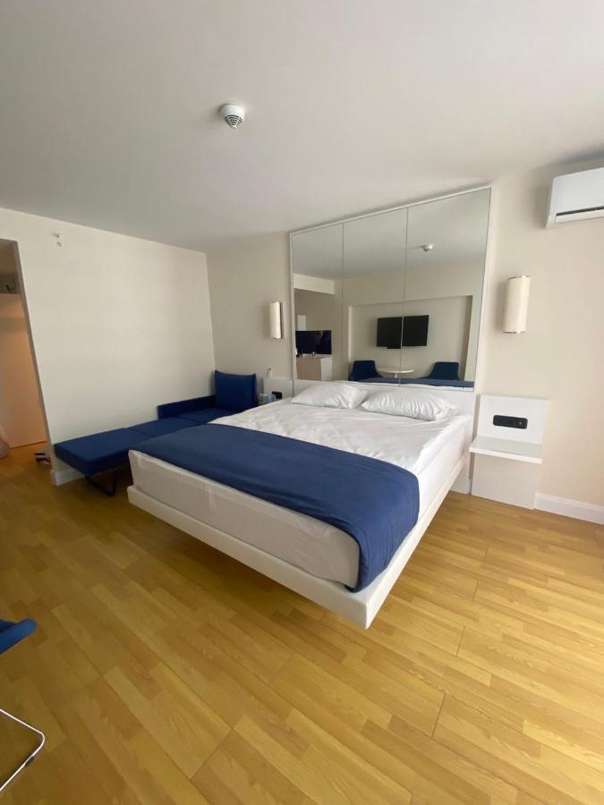 Orbicity Apartments By The Sea Batumi Bagian luar foto